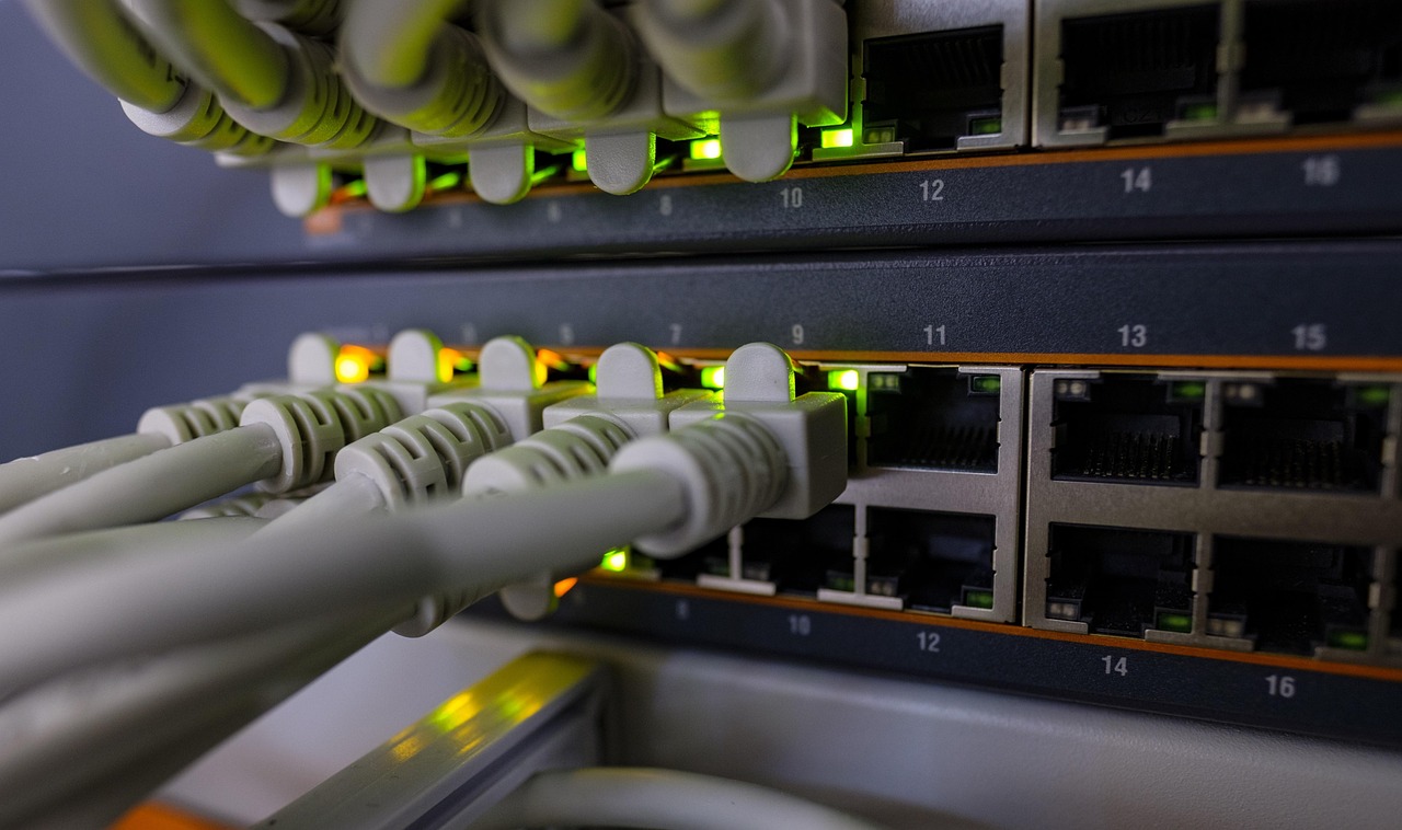 A infraestrutura digital moderna é um dos pilares que sustentam o crescente ecossistema tecnológico da cidade.